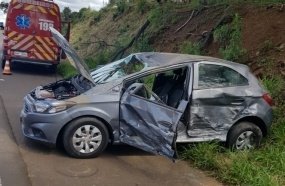 Colisão entre veículos deixa mãe e filha feridas na SC-350
