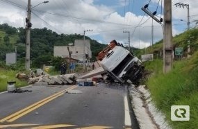 Motorista de caminhão morre em acidente no acesso de Herval 