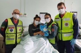 Bombeiros de Fraiburgo realizam parto emergencial em casa 