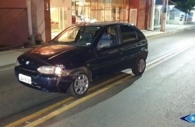 Motorista é preso por embriaguez após colidir em veículo estacionado