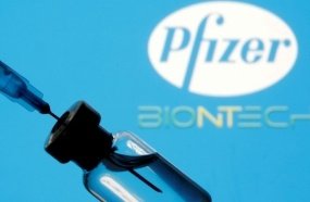 Pfizer anuncia que três doses da vacina neutralizam Ômicron