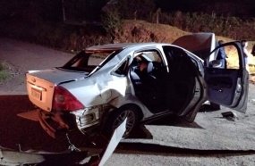 Homem é projetado do carro durante capotamento na BR-116