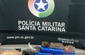 PM aborda veículo com drogas no interior de Água Doce