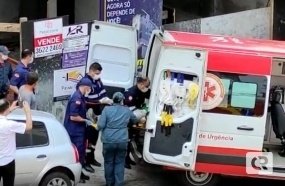 Trabalhador fica ferido após cair em fosso de elevador 