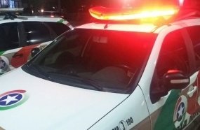 Mulher é presa por embriaguez ao tentar fugir de abordagem policial 