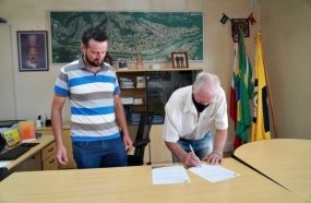 Prefeito em exercício autoriza pintura de muros e reformas do CRAS E CREAS