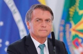 Bolsonaro é internado após sentir desconforto abdominal