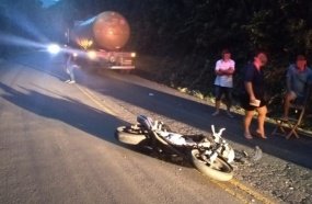 Motociclista morre após colisão contra carreta na SC-390 
