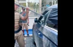 PM salva cachorro deixado trancado dentro de veículo em SC