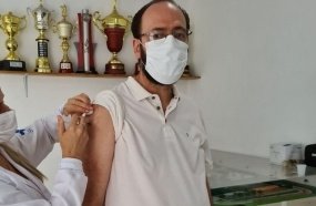 Padre diz ser alvo de ataques após postagem sobre vacina 