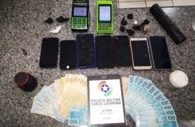 Polícia Militar estoura ponto de drogas em Campos Novos 