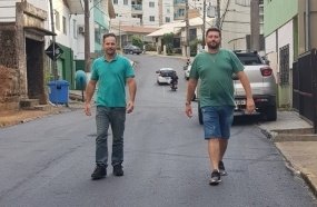 Vereadores acompanham pavimentações nas ruas centrais de Herval 