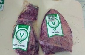 Dupla é presa após furtar peças de carne em supermercado 