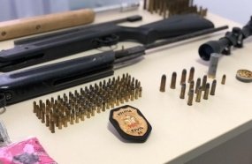 Polícia apreende armas após cães serem mortos com crueldade no Oeste