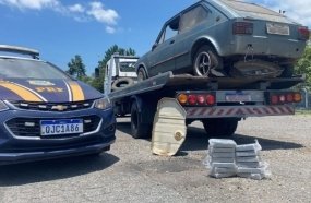 Fiat 147 guinchado escondia quase R$ 150 mil em crack