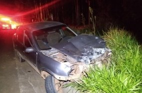 Motorista foge após colisão que deixou casal ferido na SC-135