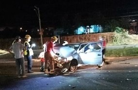 Colisão entre carro e ônibus deixa um ferido na BR-282