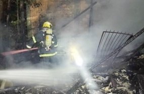 Incêndio destrói depósito de lenhas em Tangará