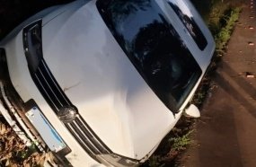 Mulher fica ferida após carro sair da pista na SC-135 