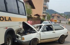 Condutor é detido após colidir em ônibus estacionado 