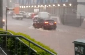 Temporal alaga ruas e inunda casas em Joaçaba 