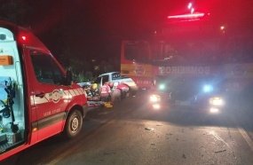 Colisão entre picape e caminhão deixa motorista gravemente ferido 