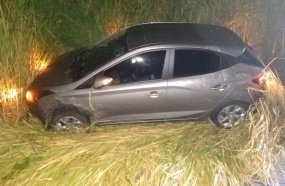 Polícia Rodoviária registra saída de pista seguida de tombamento 