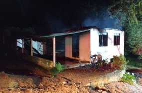 Incêndio atinge casa mista no interior de Capinzal 