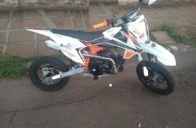 Polícia Militar flagra menino de 7 anos pilotando motocicleta 