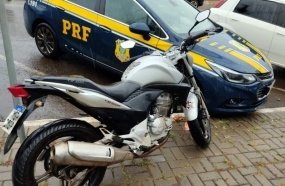 PRF recupera motocicleta furtada após perseguição na BR-282 