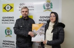 Herval d´Oeste recebe projeto do novo Plano Diretor 