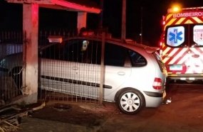 Idosa mata filha atropelada após confundir pedais do carro