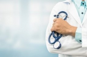 Juíza manda médico devolver quase R$ 300 mil por plantões não cumpridos