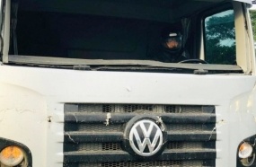 Polícia Rodoviária flagra caminhão sem o para-brisa em rodovia estadual