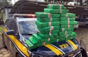 PRF apreende veículo com 186 kg de maconha na BR-282 