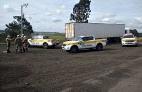 Polícia Rodoviária recupera carreta tomada de assalto na Campina da Alegria