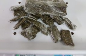 Adolescente é apreendido com mais de meio quilo de maconha 