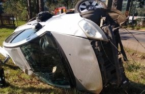 Motorista é socorrido com ferimentos graves após capotamento na SC-355