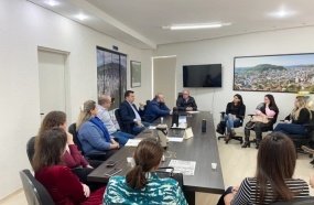 Joaçaba discute cronograma de implementação do piso nacional da educação 