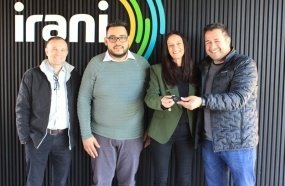 Empresa Irani doa veículo e equipamentos hospitalares para Vargem Bonita