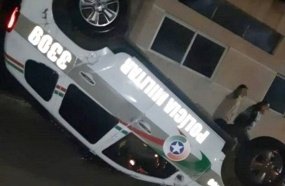 Viatura da PM capota durante perseguição a motocicleta em Videira