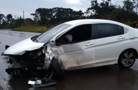 Colisão entre veículos deixa motorista ferido na BR-470