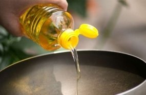 Ciências Biológicas desenvolve campanha para coleta de óleo de cozinha usado