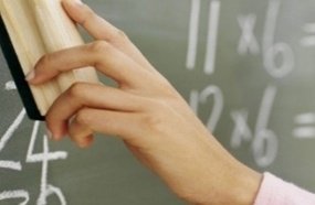 Prefeito sanciona Lei que concede o piso nacional aos professores