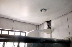 Chuveiro elétrico causa princípio de incêndio em apartamento