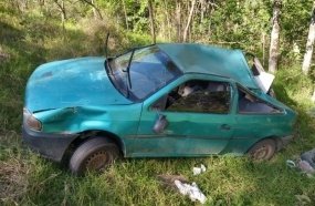 Jovem capota veículo após perder o controle da direção na SC-453