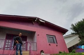 Raio atinge residência no município de Ouro