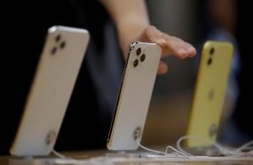 Governo proíbe venda de iPhone sem carregador de bateria