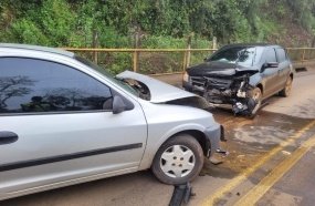 Ultrapassagem provoca colisão entre veículos na SC-135