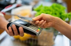 Condenada servidora que desviou valores de vales-alimentação